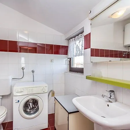 Karin Apartman *